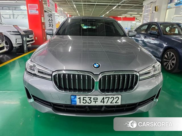 BMW 5 Series (G30) 2023 Серый из Кореи, фото 2