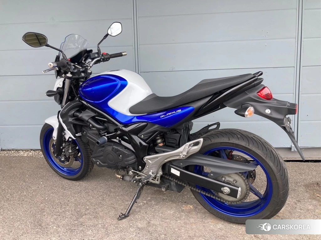 Проданный Suzuki GLADIUS 400 ABS 2014 из Японии, фото 2