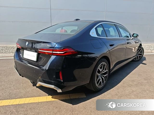 BMW i5 2025 Черный из Китая, фото 5