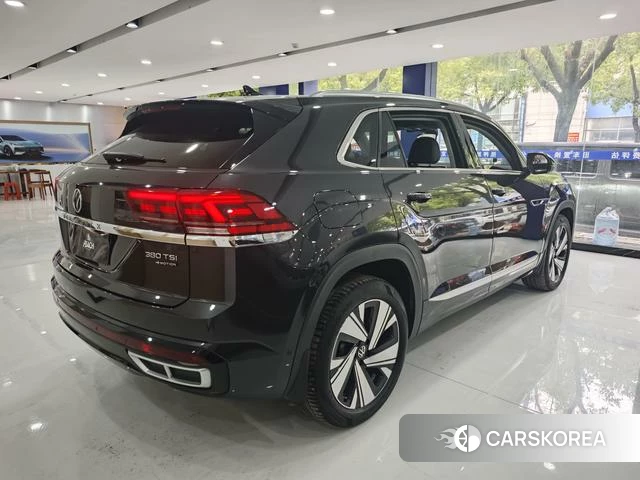 Volkswagen Tourang 2022 Черный из Китая, фото 4