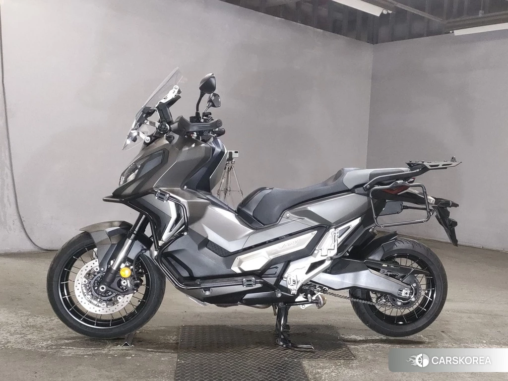 Проданный Honda X-ADV 750 2019 из Японии