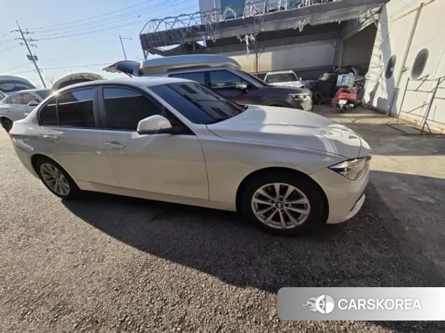 BMW 3 Series (F30) 2018 Белый из Кореи, фото 2