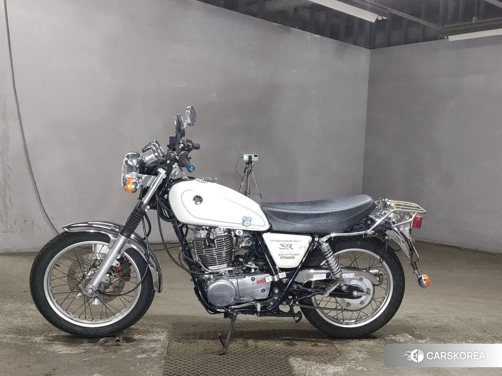 Проданный Yamaha SR 400 2014 из Японии
