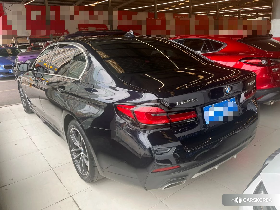 BMW 5 series 2022 Черный из Китая, фото 4