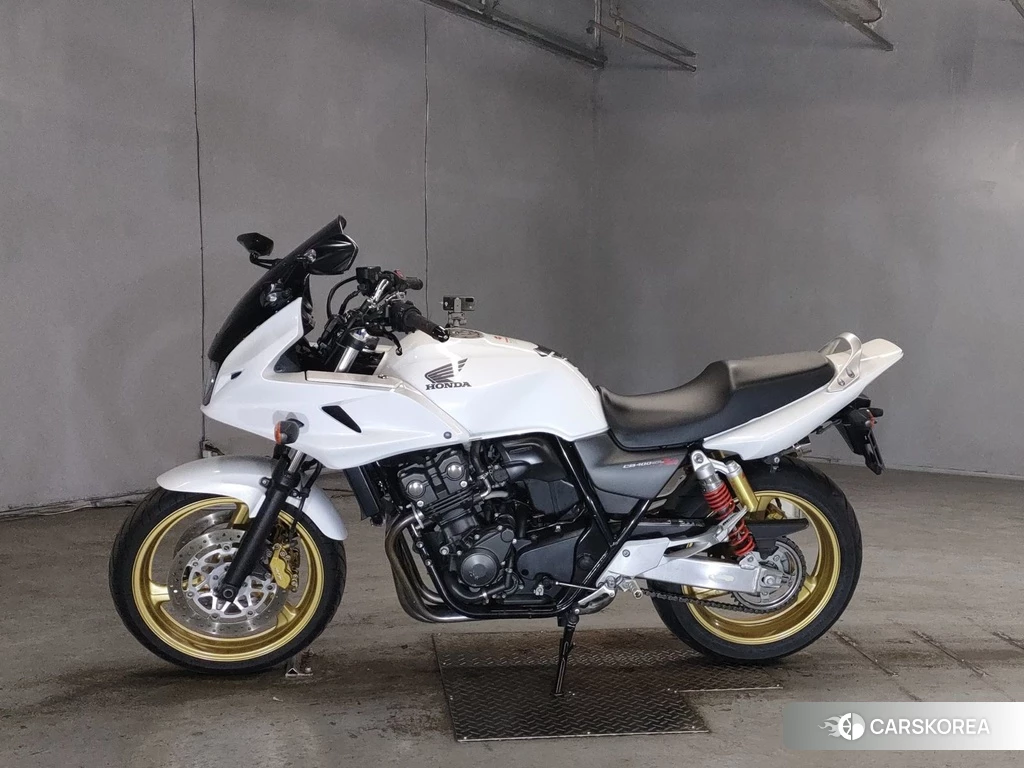 Проданный Honda CB400SF BOLDOR 2012 из Японии, фото 2