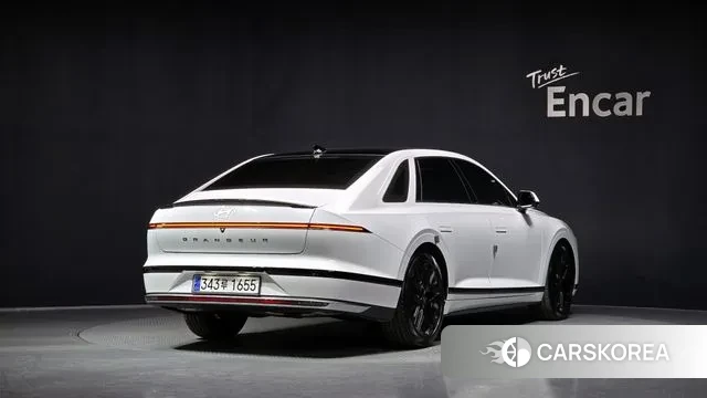 Hyundai Grandeur (GN7) id 3696606 из Кореи 12