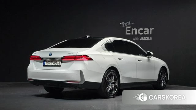 BMW 5 Series (G60) id 4579118 из Кореи 12
