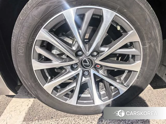 Lexus ES 2024 Серебристо-серый из Китая, фото 4