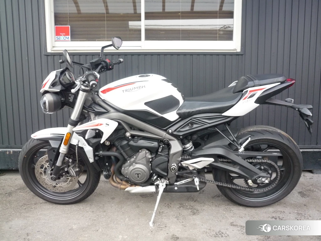 Проданный Triumph STREET TRIPLE 765 S 2020 из Японии, фото 2