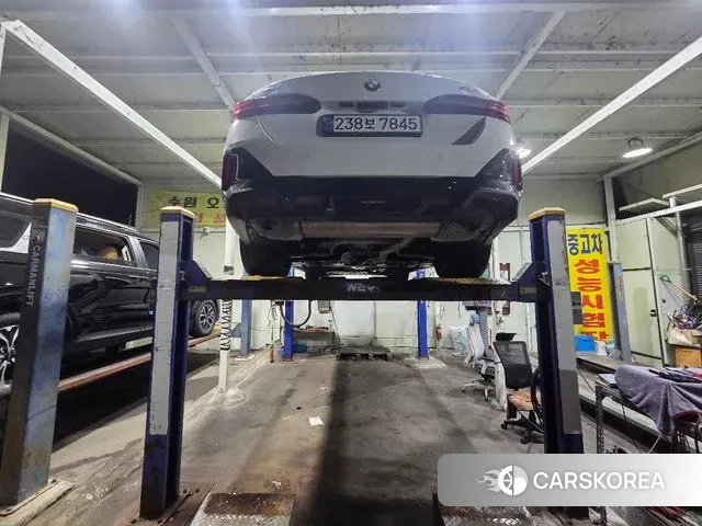 BMW 5 Series (G60) 2023 Белый из Кореи, фото 2