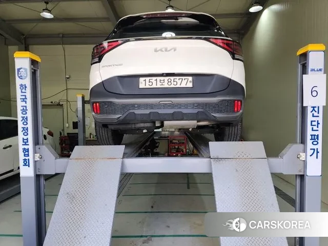Kia Sportage 5th Generation 2021 Белый из Кореи, фото 2