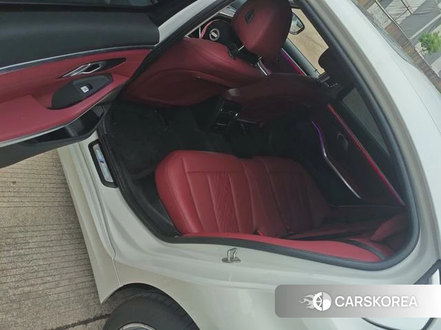 BMW 3 series 2023 Белый из Китая, фото 2
