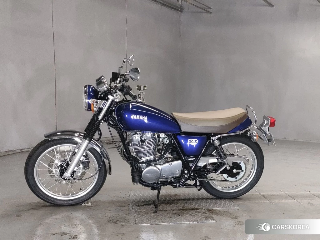 Проданный Yamaha SR 400 2021 из Японии