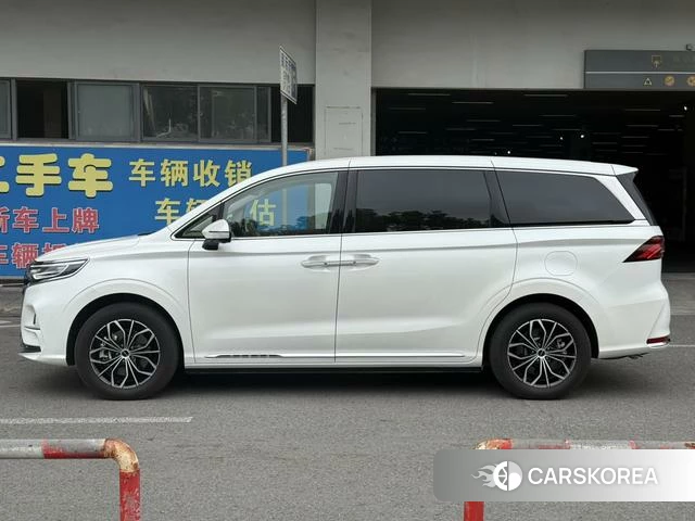 Roewe iMAX8 DMH id 4198799 из Китая 12