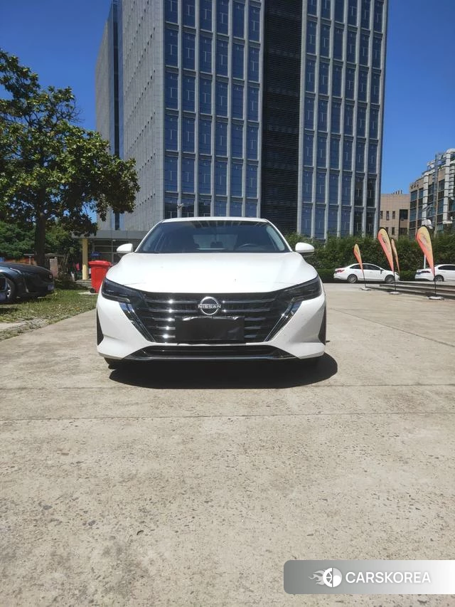 Nissan Xuan Yi 2024 Белый из Китая, фото 2