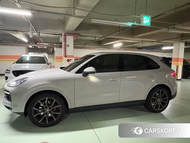 Porsche Cayenne (PO536) 2023 Жемчужный цвет из Кореи, фото 2