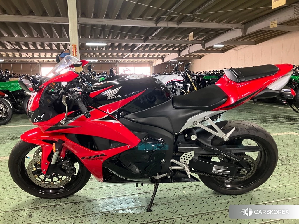 Проданный Honda CBR600RR 2010 из Японии, фото 2