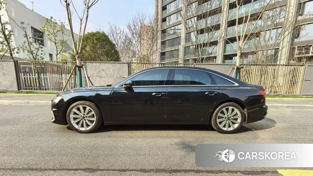 Audi A6L id 4277916 из Китая 8