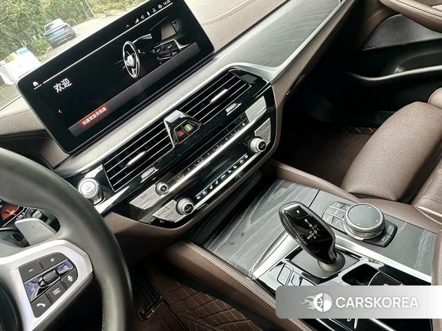BMW 5 series 2022 Белый из Китая, фото 4