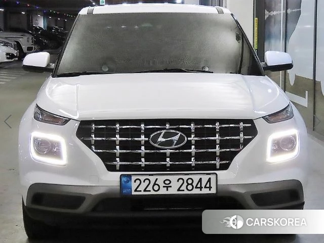 Hyundai Venue 2023 Белый из Кореи, фото 2