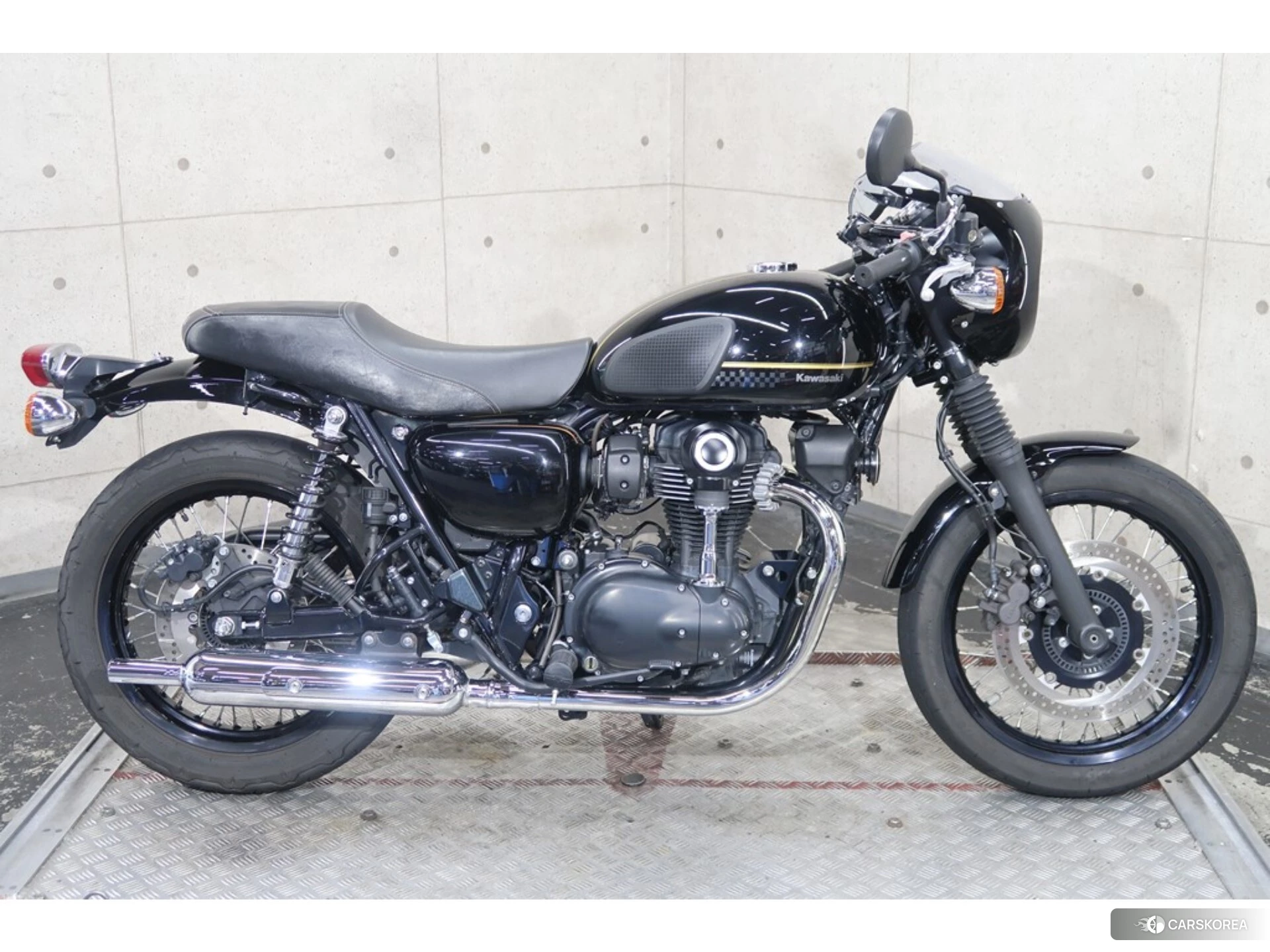 Kawasaki W800 CAFE id 4192817 из Японии 12