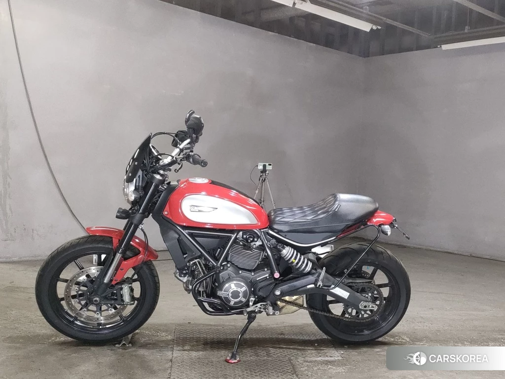 Проданный Ducati SCRAMBLER ICON 2015 из Японии
