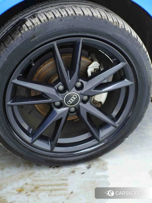 Audi Q2L id 4279249 из Китая 12