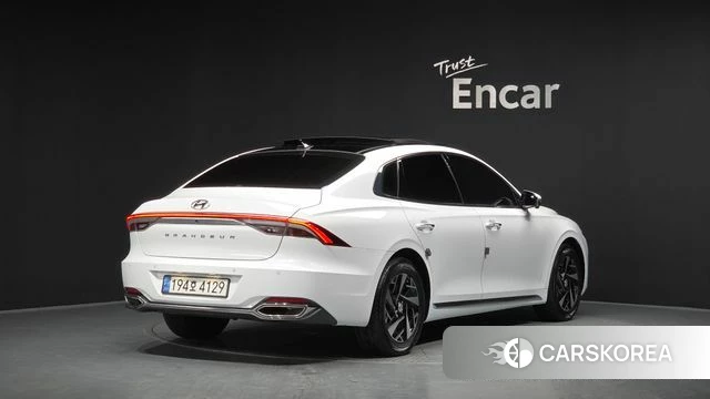 Hyundai The New Grandeur IG Hybrid id 4549692 из Кореи 12