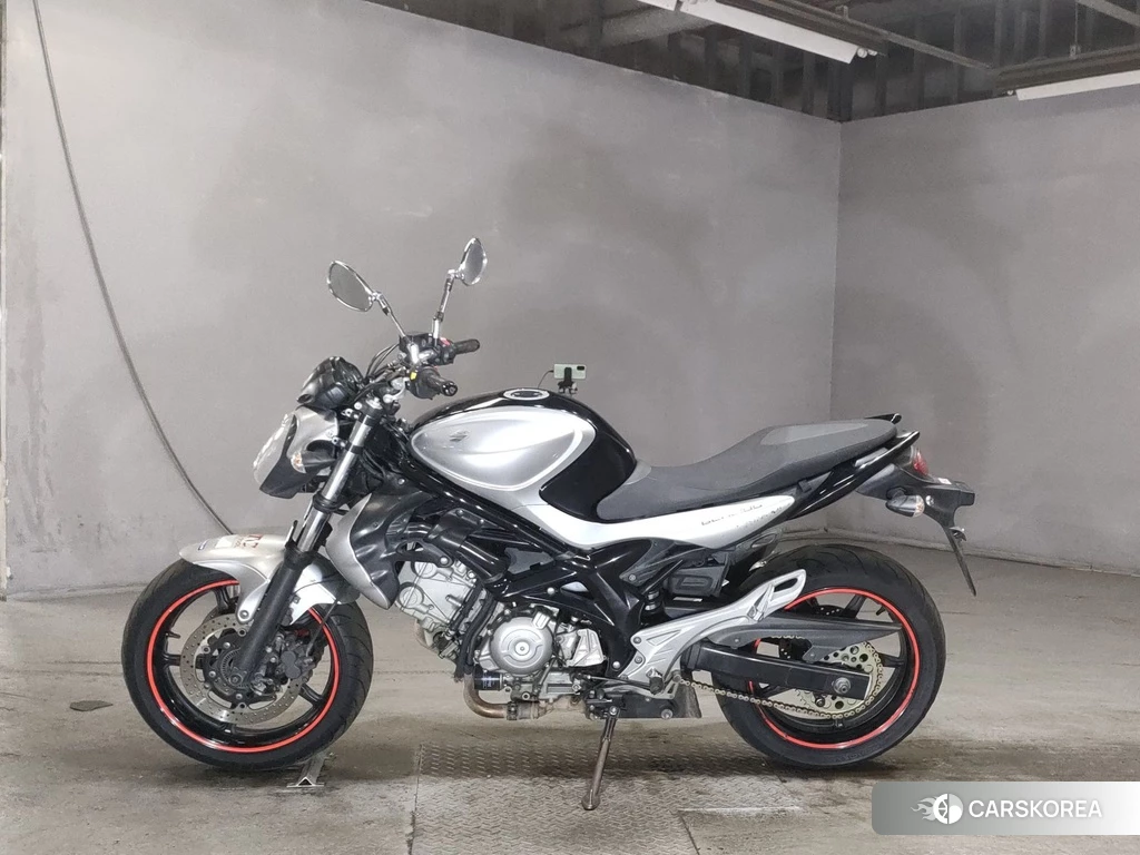 Проданный Suzuki GLADIUS 400 2011 из Японии, фото 2