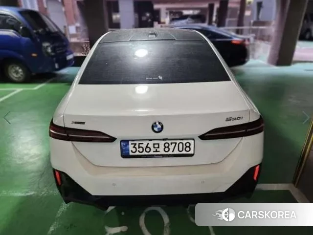 BMW 5 Series (G60) 2024 Белый из Кореи, фото 2