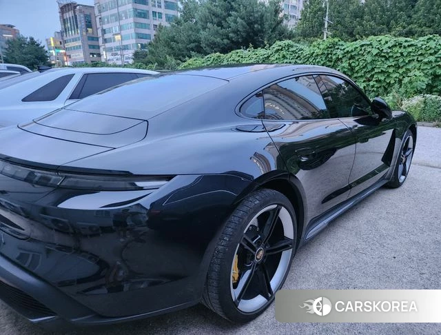 Porsche Taycan id 4561516 из Кореи 8
