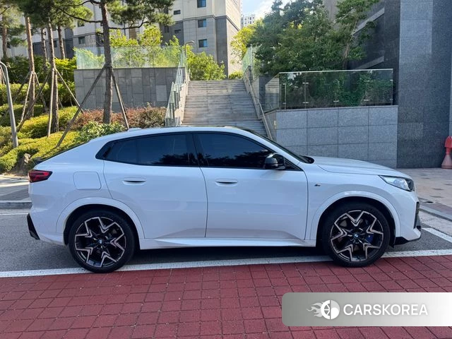 BMW X2 (U10) 2025 Белый из Кореи, фото 2