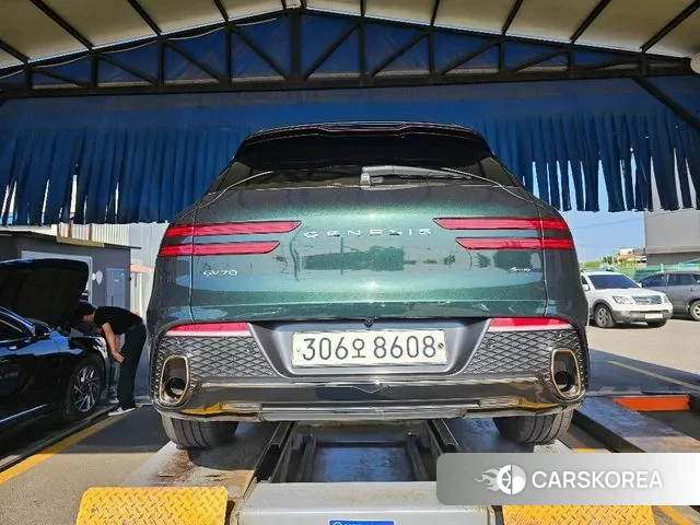 Genesis GV70 2021 Темно-зеленый из Кореи, фото 2