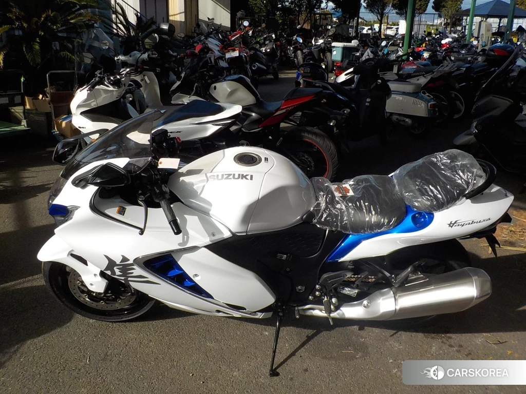 Проданный Suzuki GSX1300R HAYABUSA 2023 из Японии, фото 2