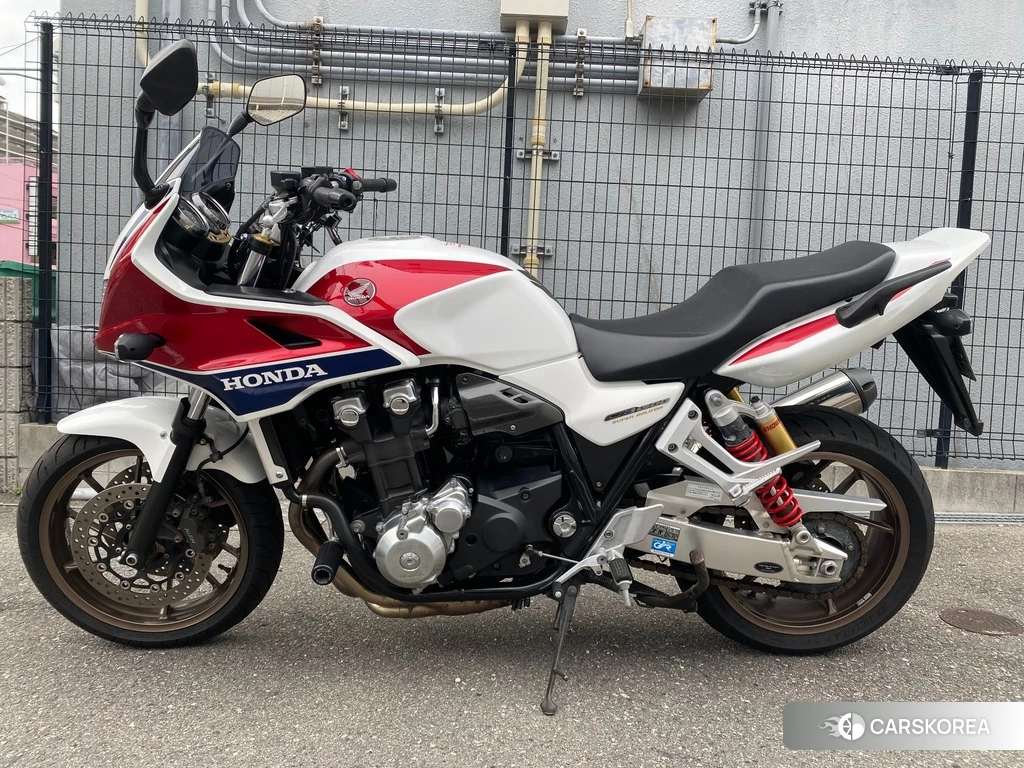 Проданный Honda CB1300SF BOLDOR ABS 2017 из Японии, фото 2