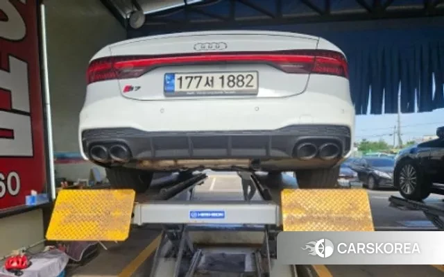 Audi A7 (4K) 2021 Белый из Кореи, фото 2