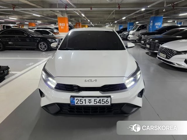 Kia The New K3 2nd generation 2022 Белый из Кореи, фото 2