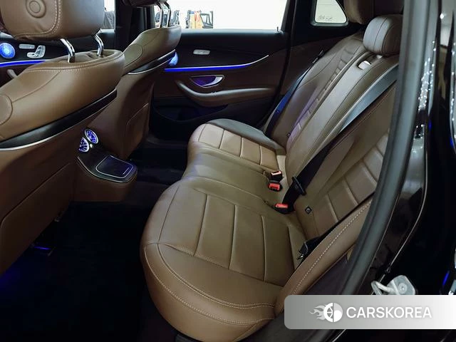 Mercedes-Benz E-class id 4359365 из Китая 12