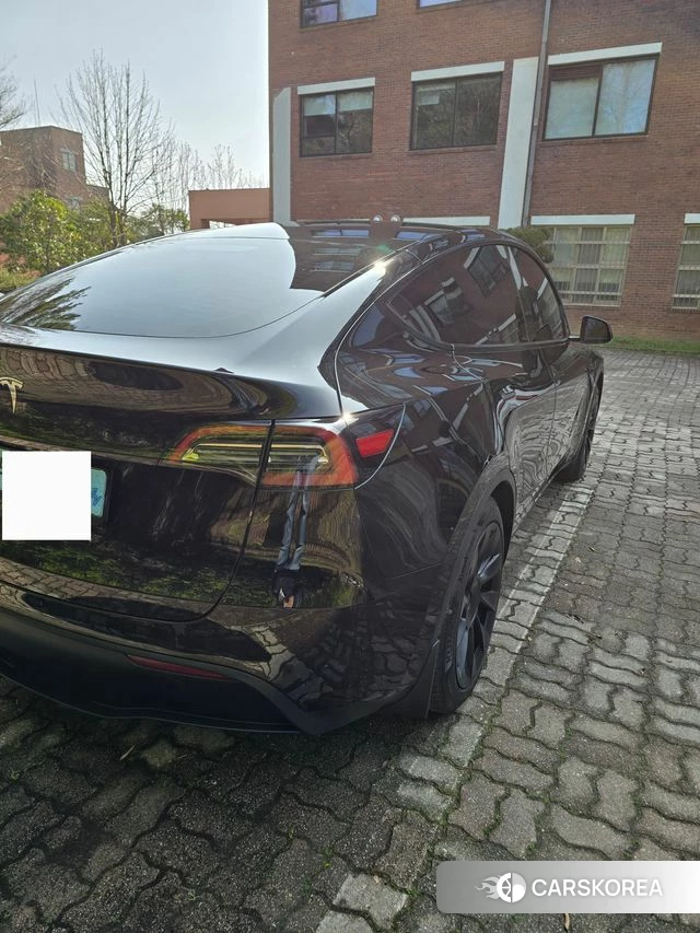 Tesla Model Y 2023 Черный из Кореи, фото 3