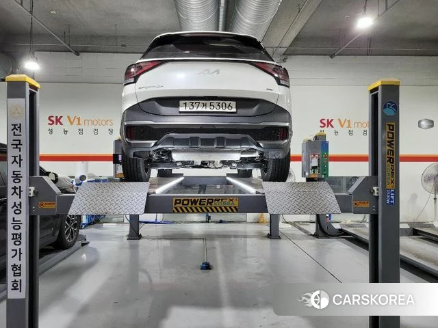 Kia Sportage 5th Generation Hybrid 2022 Белый из Кореи, фото 2