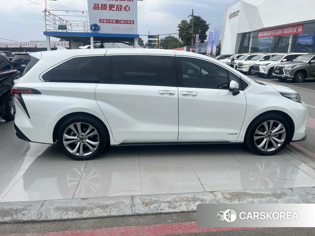 Toyota Saina id 4260989 из Китая 12