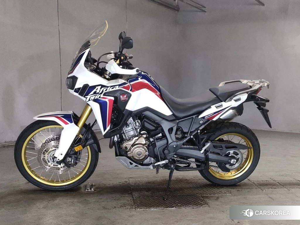 Проданный Honda CRF1000L AFRICA TWIN 2017 из Японии, фото 2