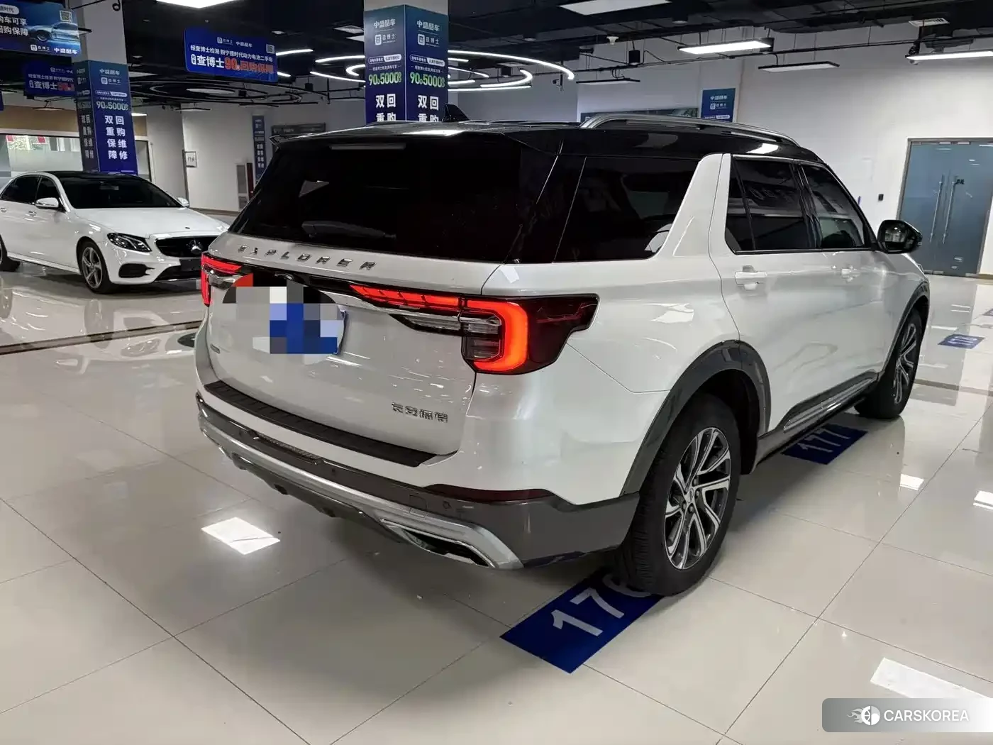 Ford Explorer 2023 Белый из Китая, фото 2