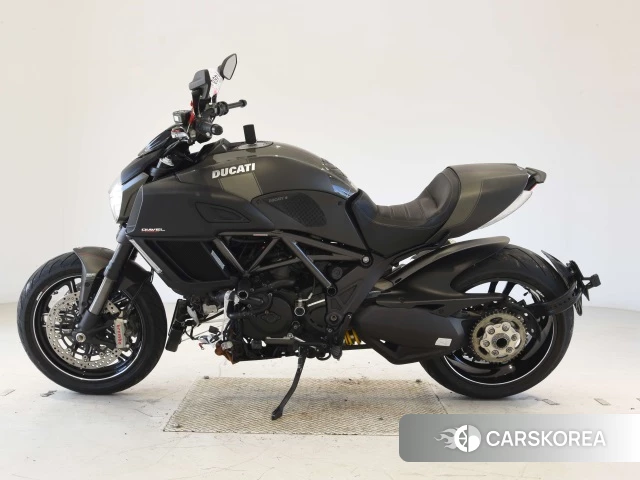 Ducati DIAVEL CARBON 2015 из Японии, фото 2