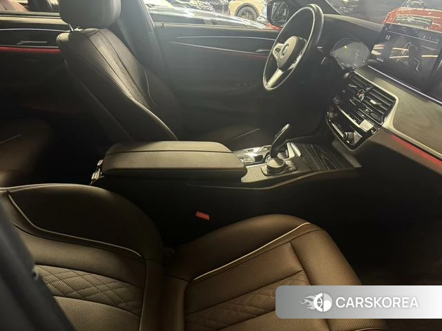 BMW 5 series PHEV 2022 Белый из Китая, фото 6