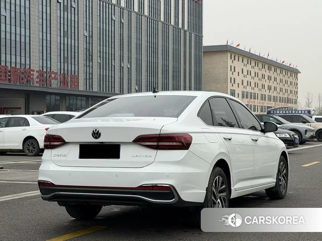 Volkswagen Lavida 2023 Белый из Китая, фото 5