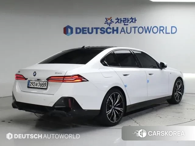 BMW 5 Series (G60) id 3436777 из Кореи 12