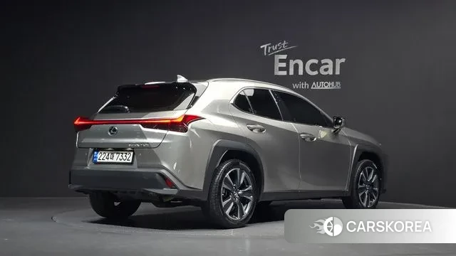 Lexus UX250h id 3740381 из Кореи 12