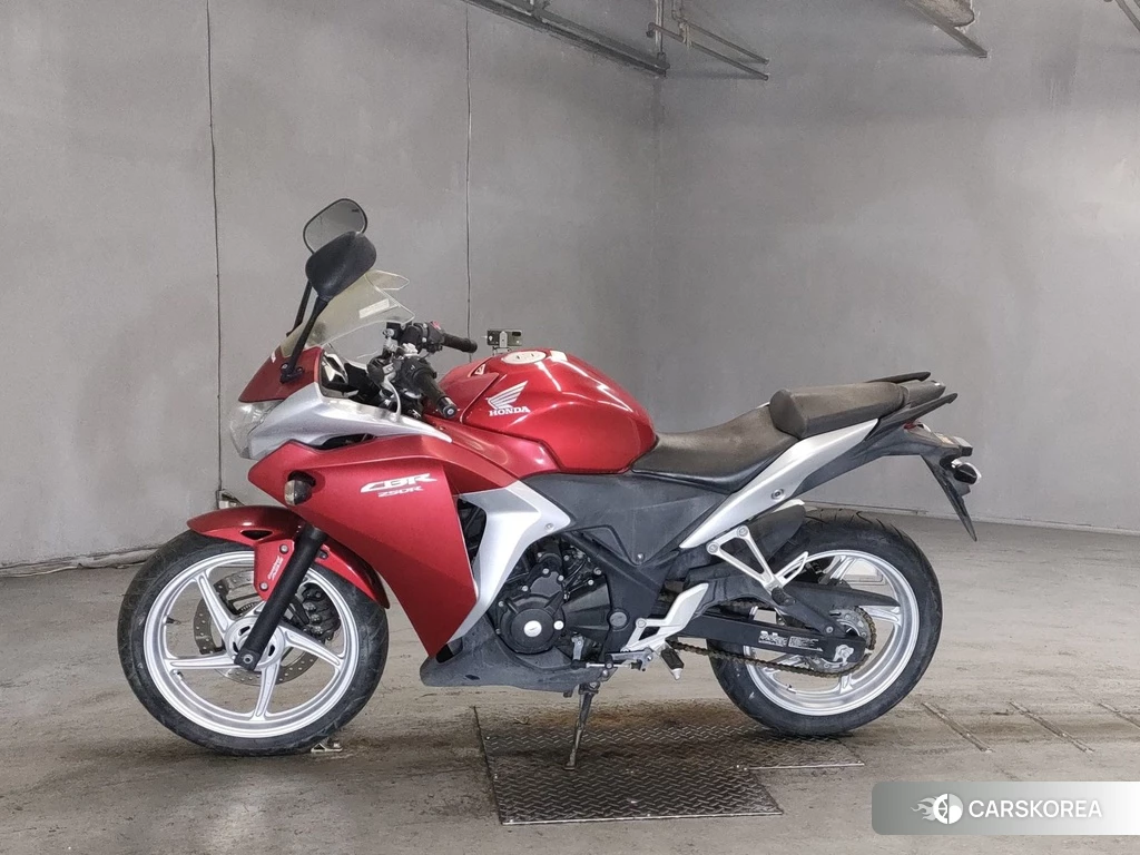 Проданный Honda CBR250R 2011 из Японии
