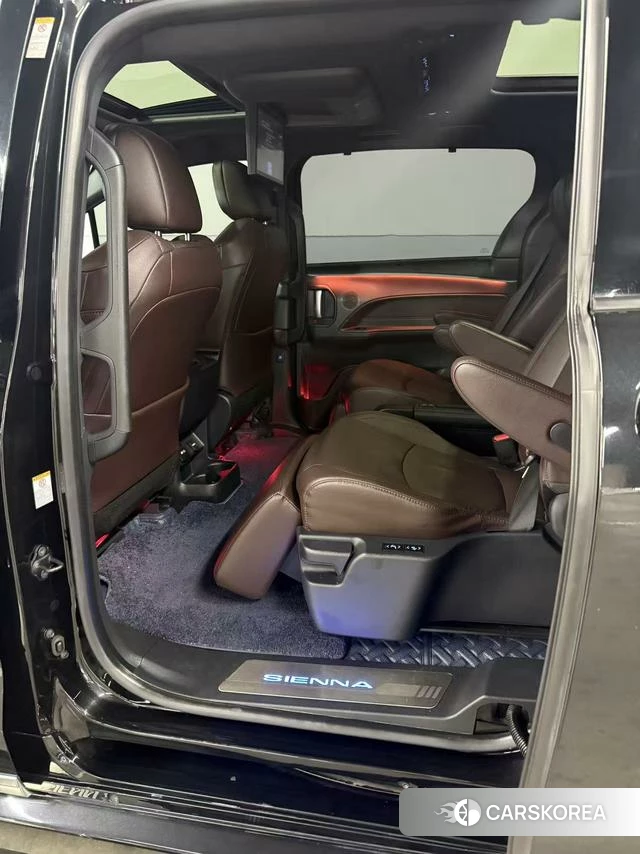 Toyota Saina id 4272904 из Китая 12